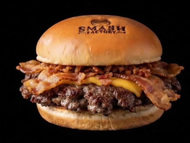 Popular item de Kitchen Factory: Hamburguesa Smash Bacon